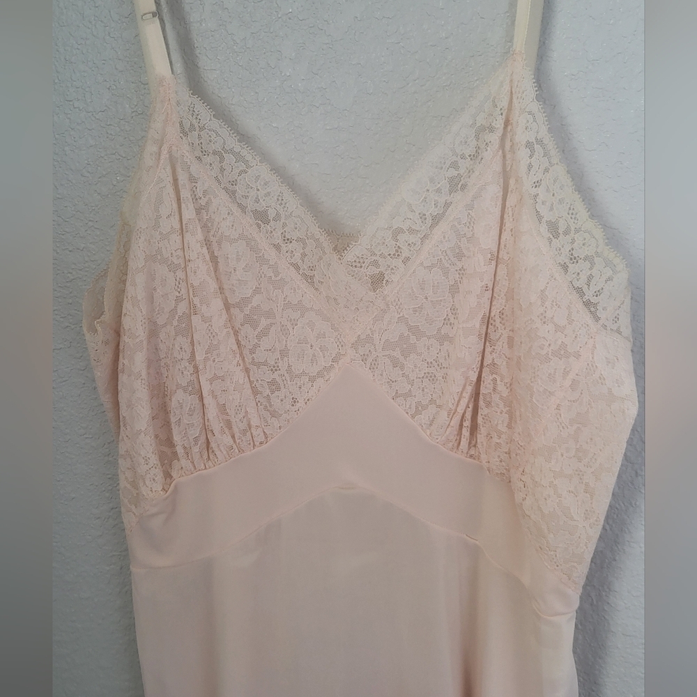 Vintage Van Raalte Nylon Philmy Slip with Lace Top/Lace Hem Size 36 Pale…